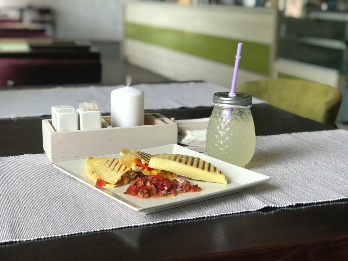 Al Mar Hotel Schaslyve Zewnętrze zdjęcie